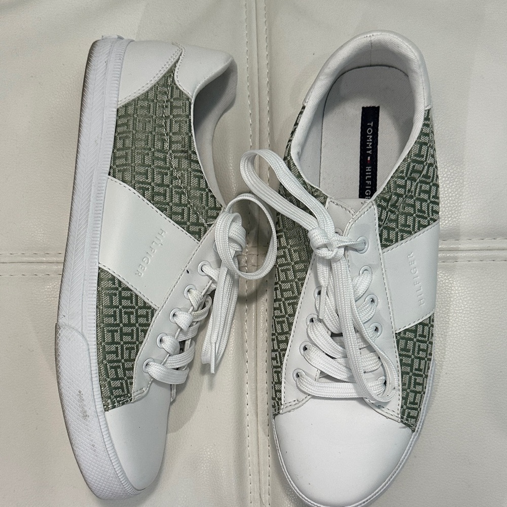 Tommy Hilfiger White and Olive Patterned Sneakers